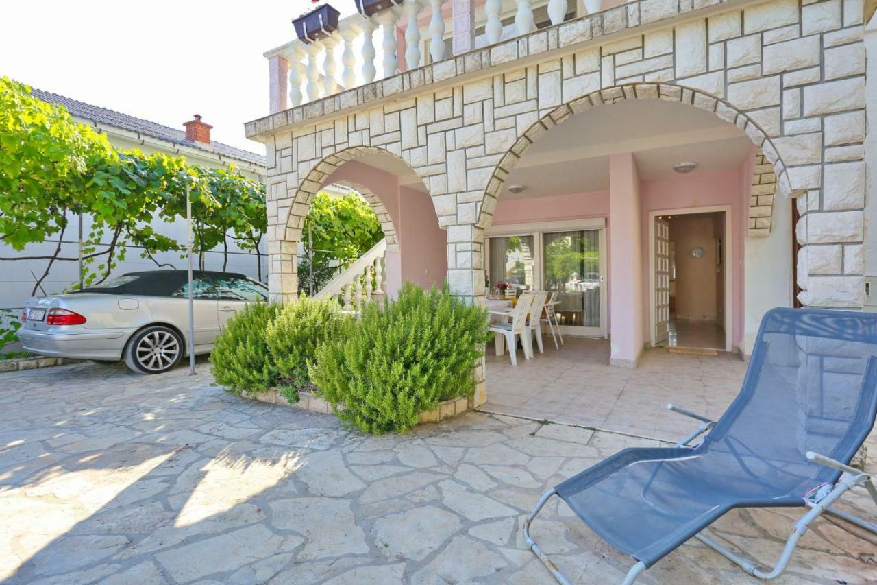 Villa Neyla Vir Exterior photo