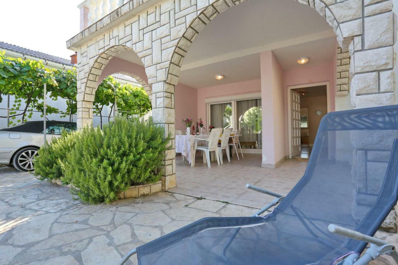 Villa Neyla Vir Exterior photo