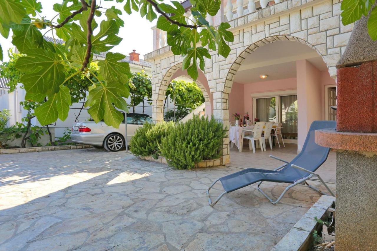 Villa Neyla Vir Exterior photo