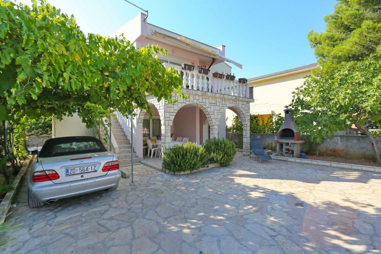 Villa Neyla Vir Exterior photo